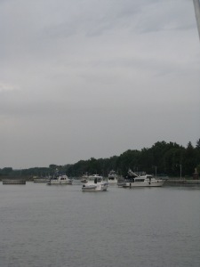The milieu of boats at the lock when we arrived.